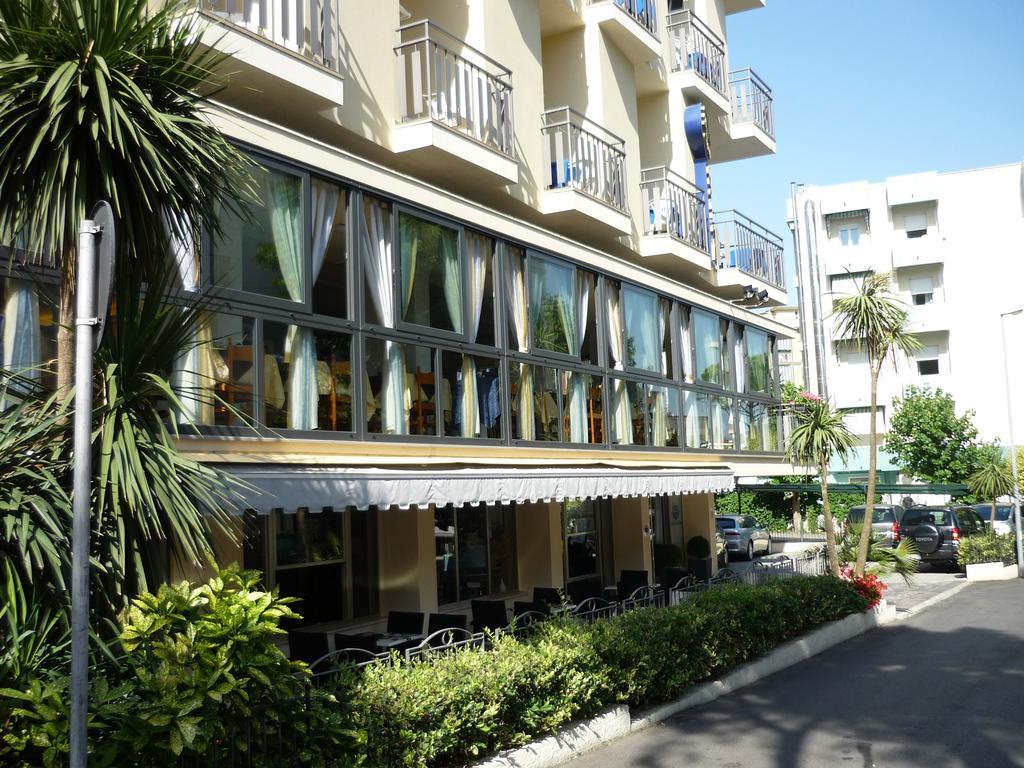 Blu Star Hotel Габічче-Маре Екстер'єр фото